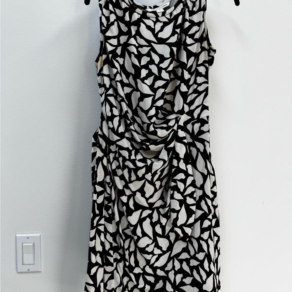 DVF Elegant Black and White Patterned Dress